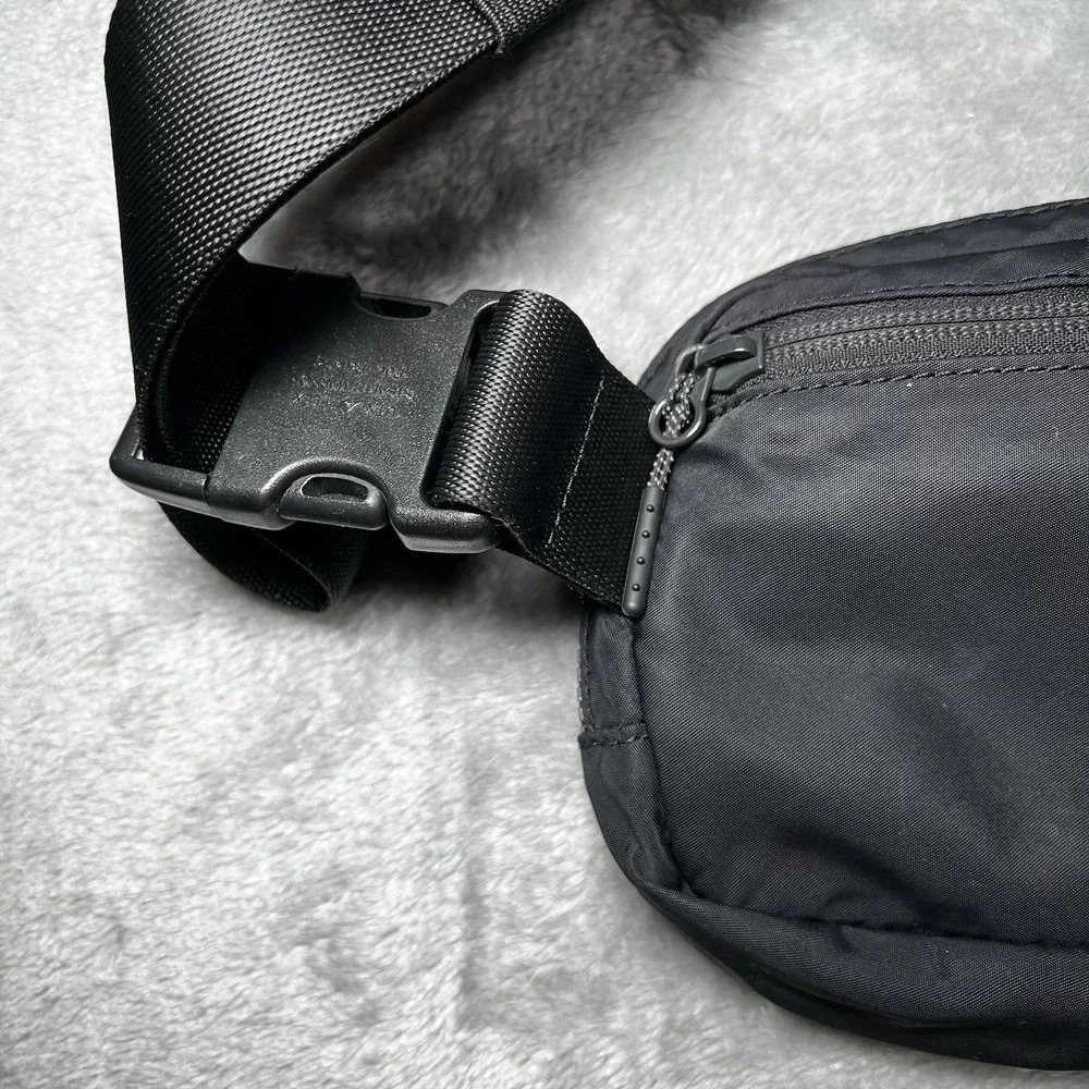 Lululemon Bag Everywhere Belt Bag Black Fanny Pack  Onesize Black